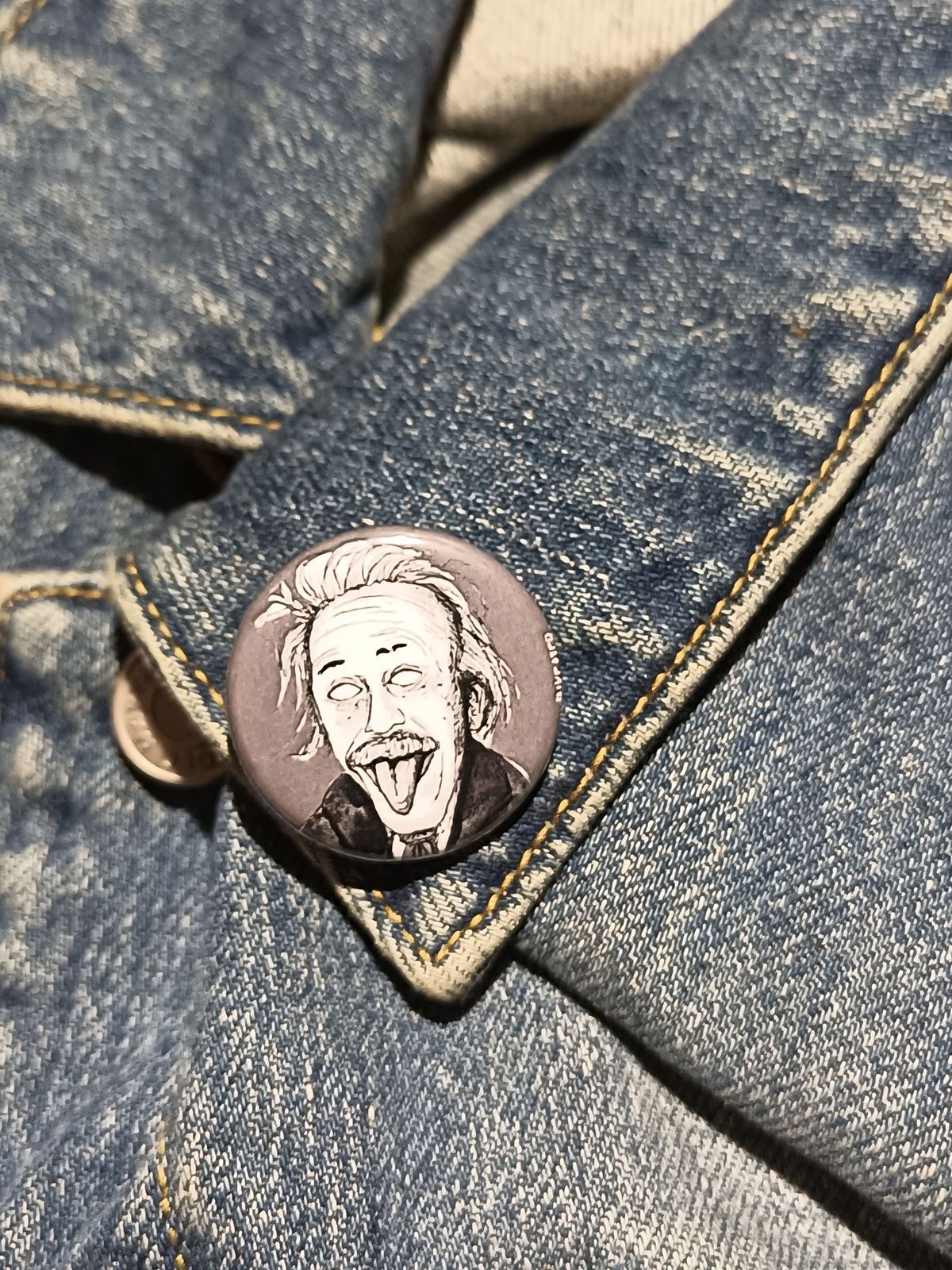 Albert_Einstein_Zombie_Pin_Quirky_Gift_for_Horror_Sci-Fi_Fans